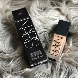 NARS All Day Luminous Weightless Foundation